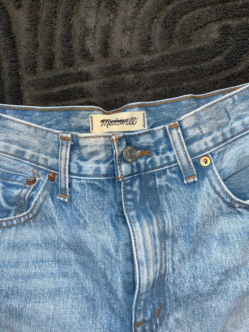 Madewell Light Blue 90’s Straight Leg Jeans - Picture 3 of 11